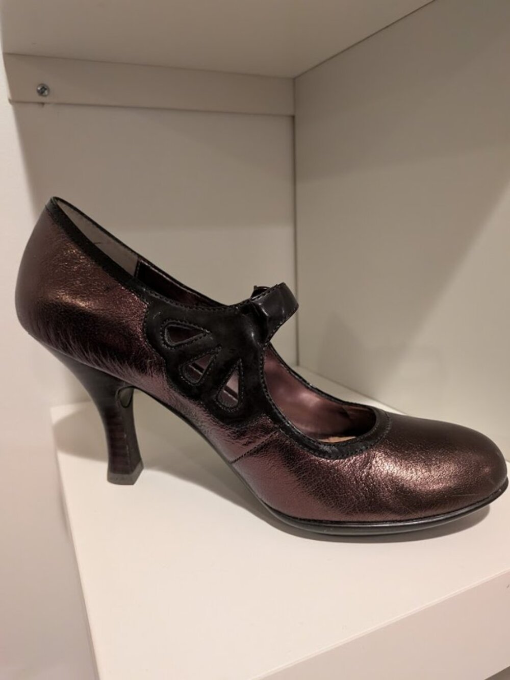 Sofft Fatina Mary Jane Retro Copper Pump Size 8.5, New with Box